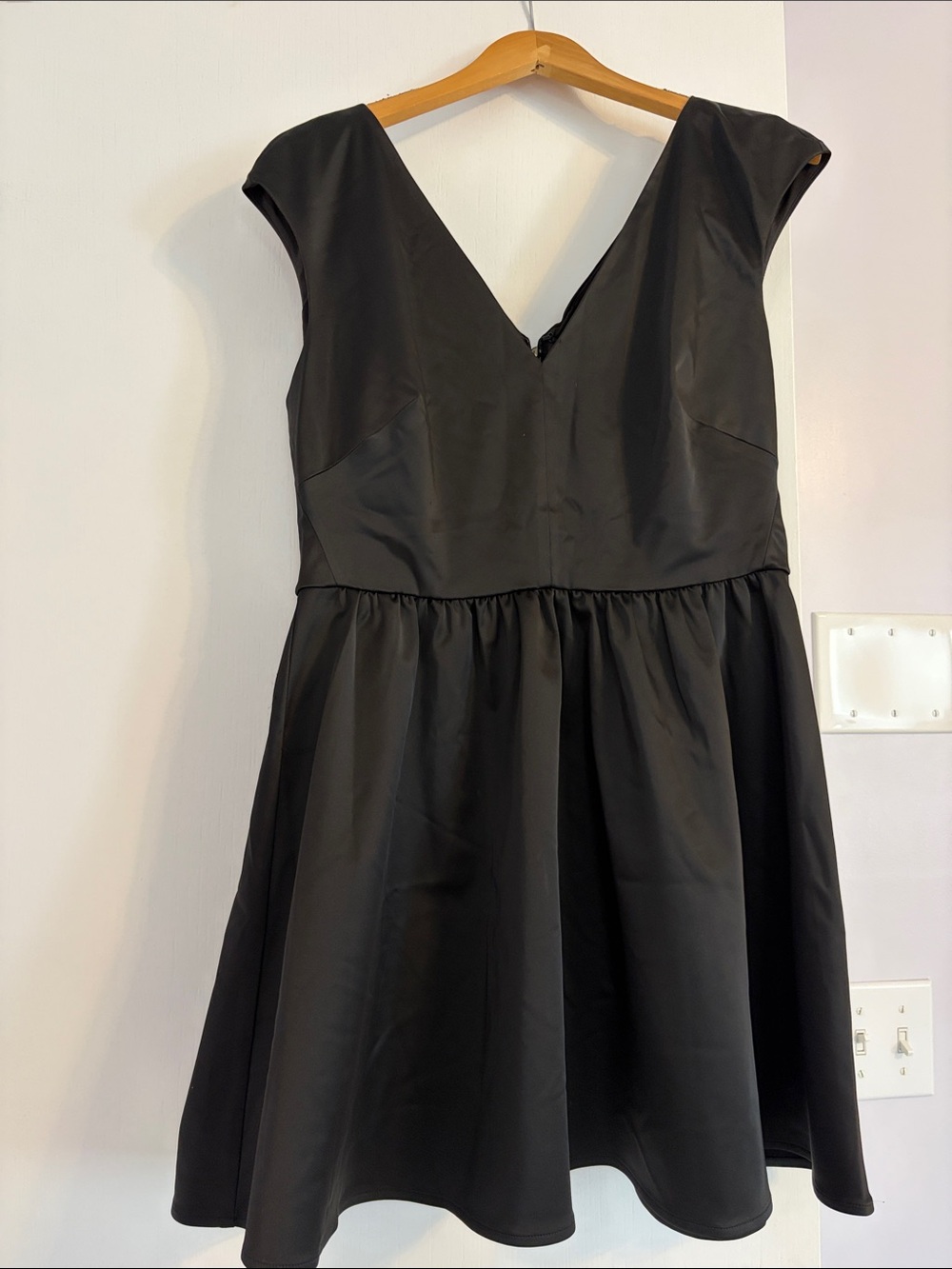 bebe - Tiana Black V-Neck Cap Sleeve Fit-and-Flare Mini Dress
